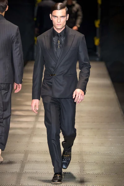 Look 9